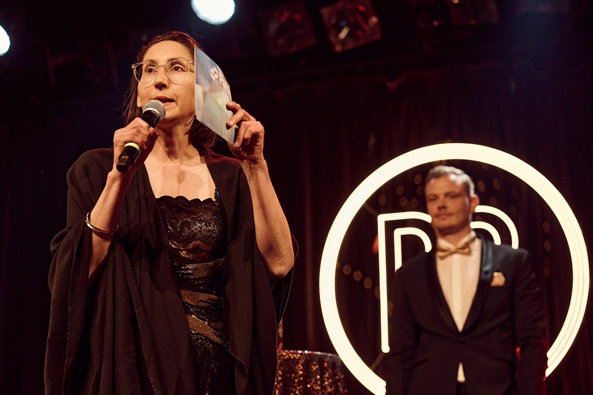 Award-Moment auf der Bühne von Revenue Royale